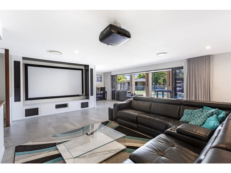 5 Hixson Court, Mermaid Waters QLD 4218