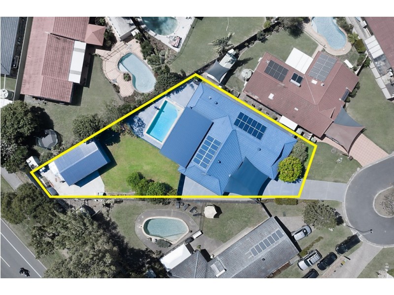 5 Hixson Court, Mermaid Waters QLD 4218