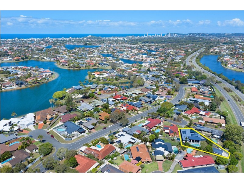 5 Hixson Court, Mermaid Waters QLD 4218