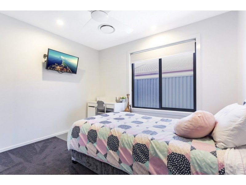 5 Hixson Court, Mermaid Waters QLD 4218