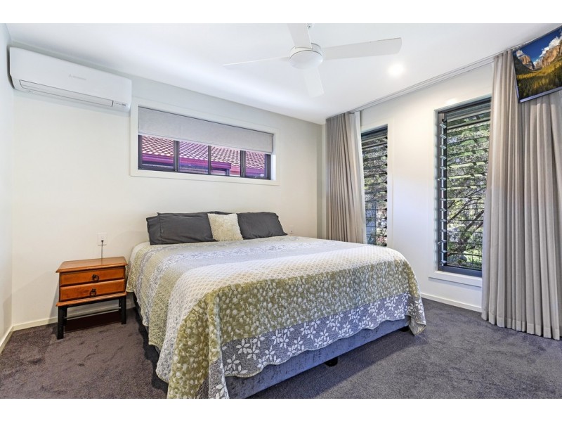 5 Hixson Court, Mermaid Waters QLD 4218