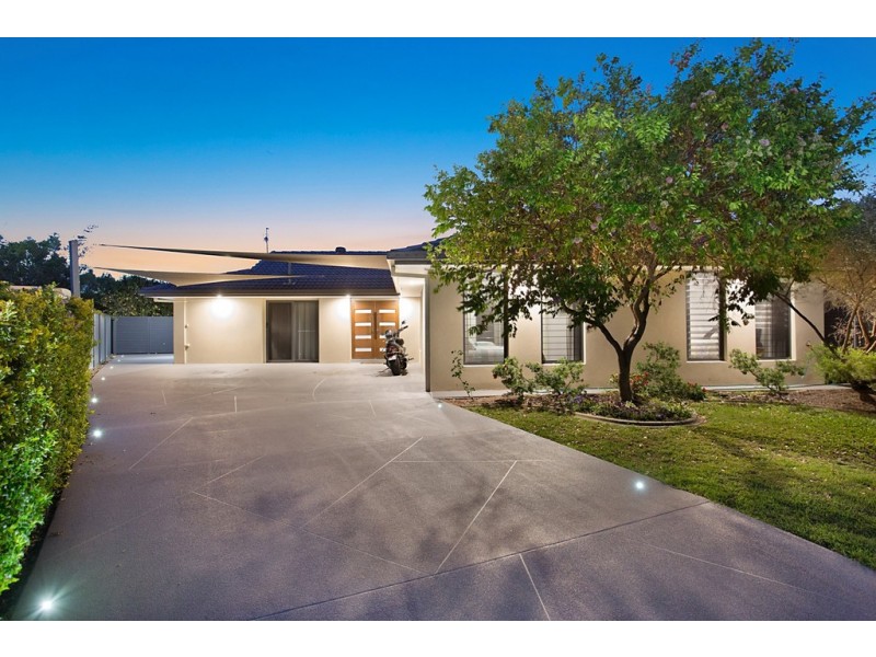 5 Hixson Court, Mermaid Waters QLD 4218