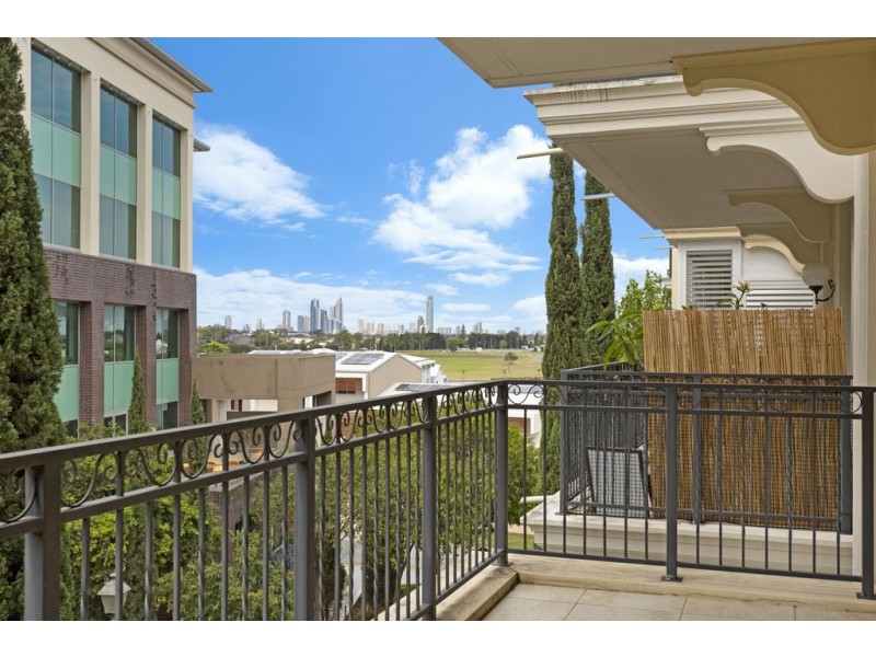2032/3029 The Boulevard, Carrara QLD 4211