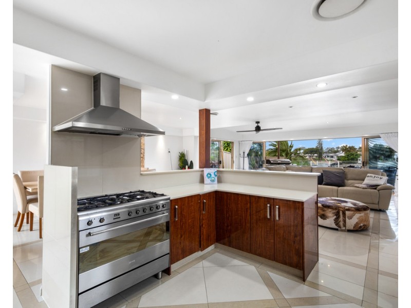 144 Rio Vista Boulevard, Broadbeach Waters QLD 4218