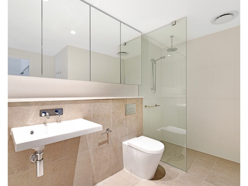 402 3 Northcliffe Terrace, Surfers Paradise QLD 4217