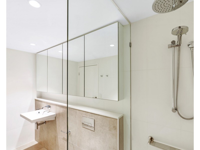 402 3 Northcliffe Terrace, Surfers Paradise QLD 4217