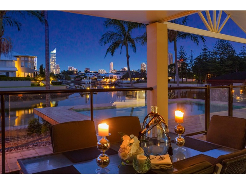 51 Beverley Crescent, Broadbeach Waters QLD 4218