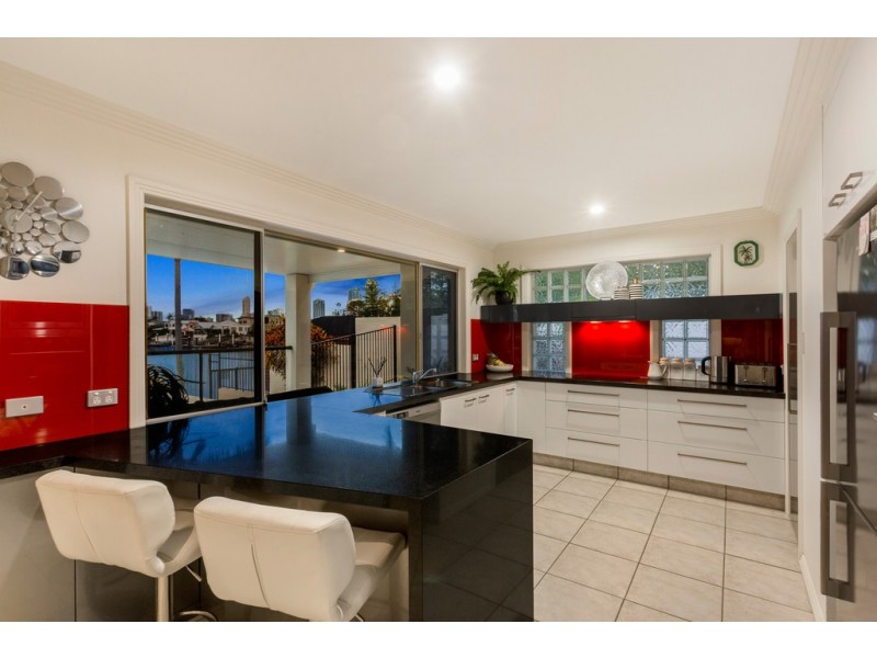 51 Beverley Crescent, Broadbeach Waters QLD 4218