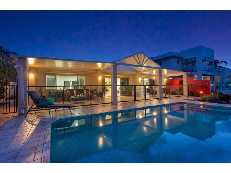 51 Beverley Crescent, Broadbeach Waters QLD 4218