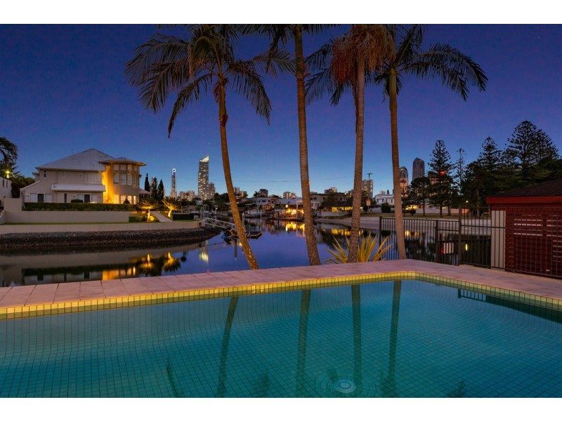 51 Beverley Crescent, Broadbeach Waters QLD 4218