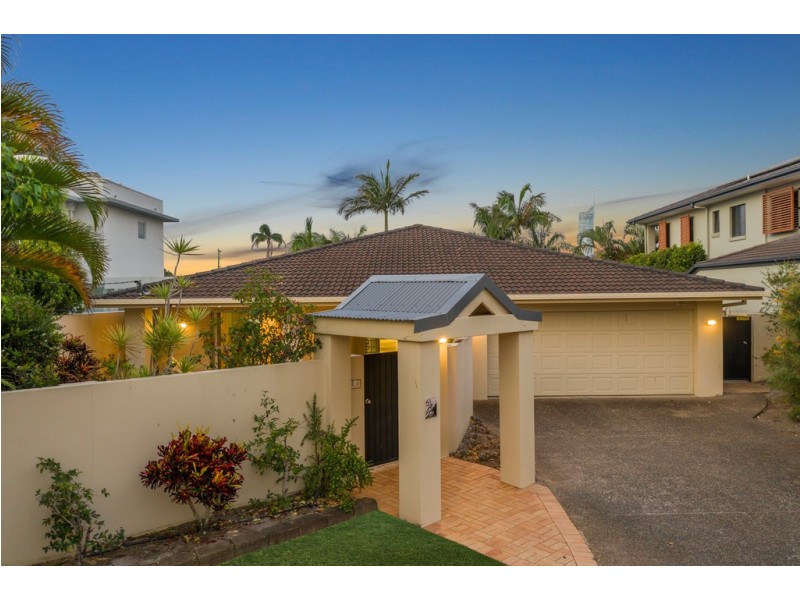 51 Beverley Crescent, Broadbeach Waters QLD 4218