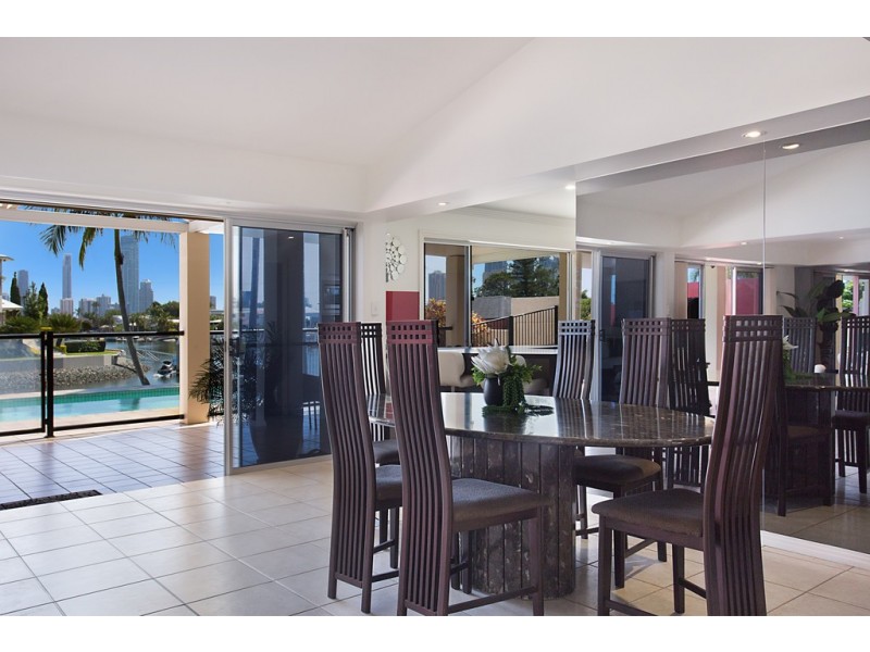 51 Beverley Crescent, Broadbeach Waters QLD 4218