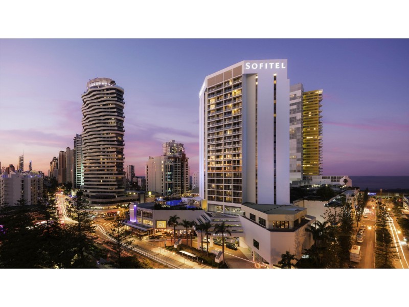 51 Beverley Crescent, Broadbeach Waters QLD 4218