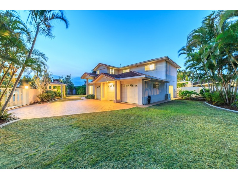 1 Balmoral Avenue, Sorrento QLD 4217