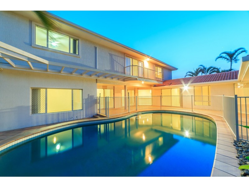 1 Balmoral Avenue, Sorrento QLD 4217