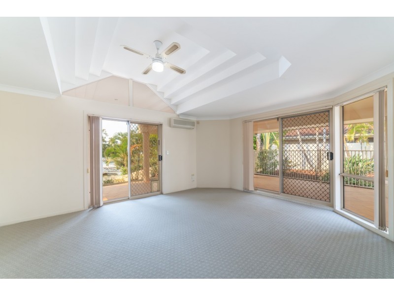 1 Balmoral Avenue, Sorrento QLD 4217