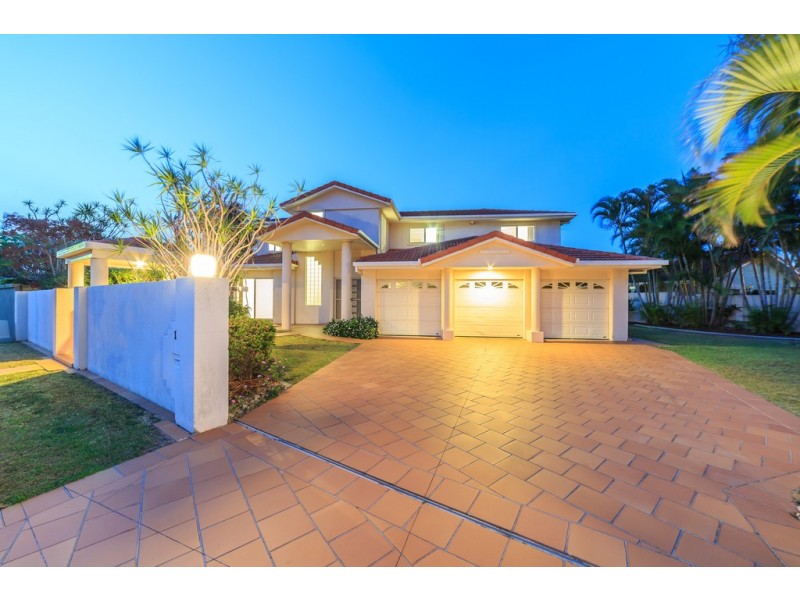 1 Balmoral Avenue, Sorrento QLD 4217