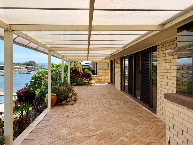 10 Mcilwain Drive, Mermaid Waters QLD 4218