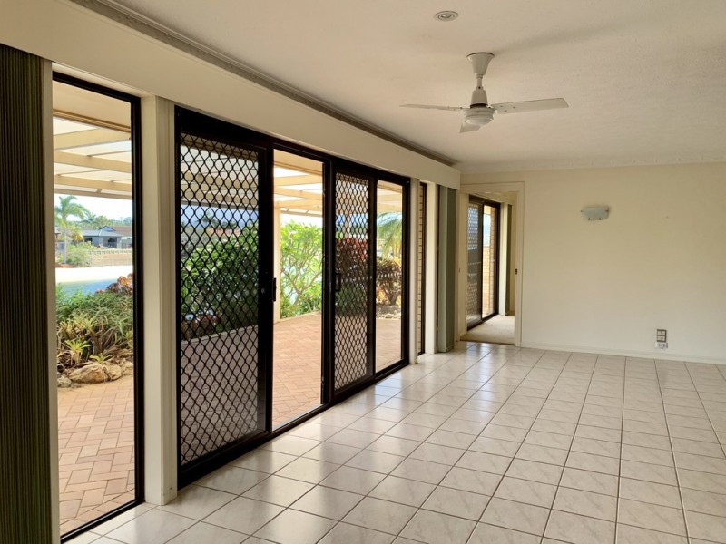 10 Mcilwain Drive, Mermaid Waters QLD 4218