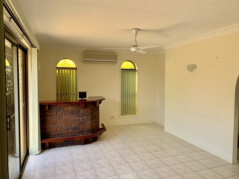 10 Mcilwain Drive, Mermaid Waters QLD 4218