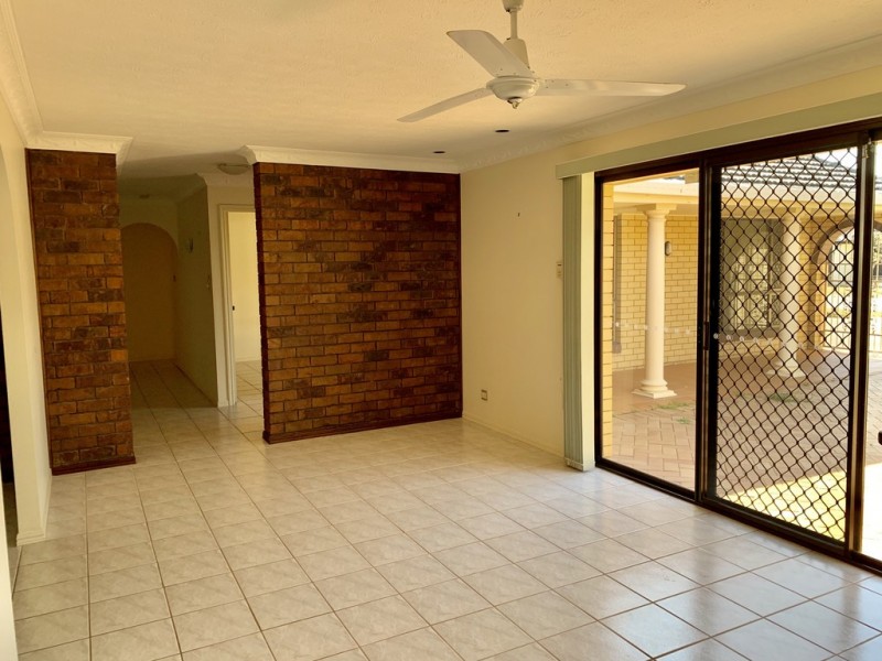 10 Mcilwain Drive, Mermaid Waters QLD 4218