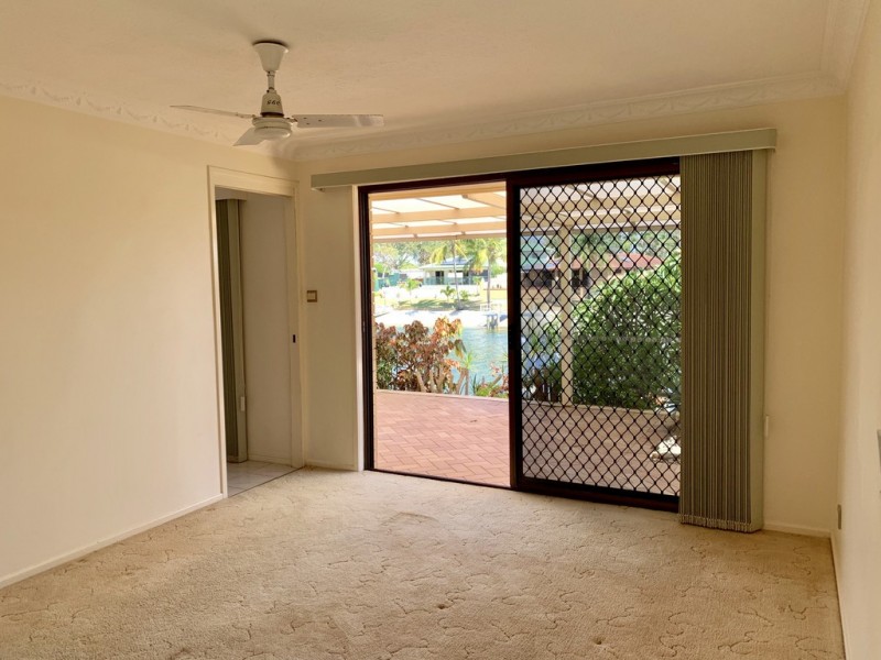 10 Mcilwain Drive, Mermaid Waters QLD 4218