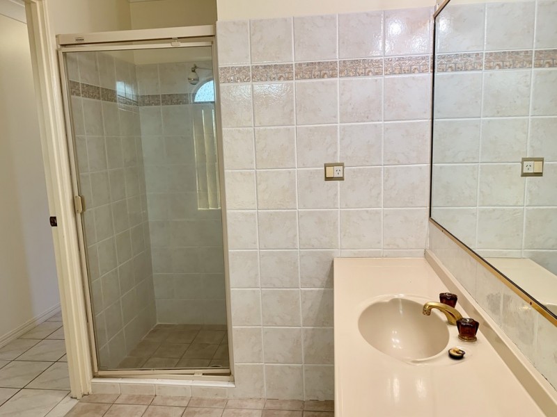 10 Mcilwain Drive, Mermaid Waters QLD 4218