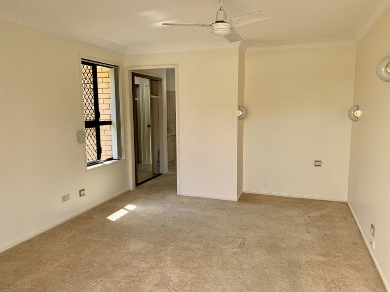 10 Mcilwain Drive, Mermaid Waters QLD 4218