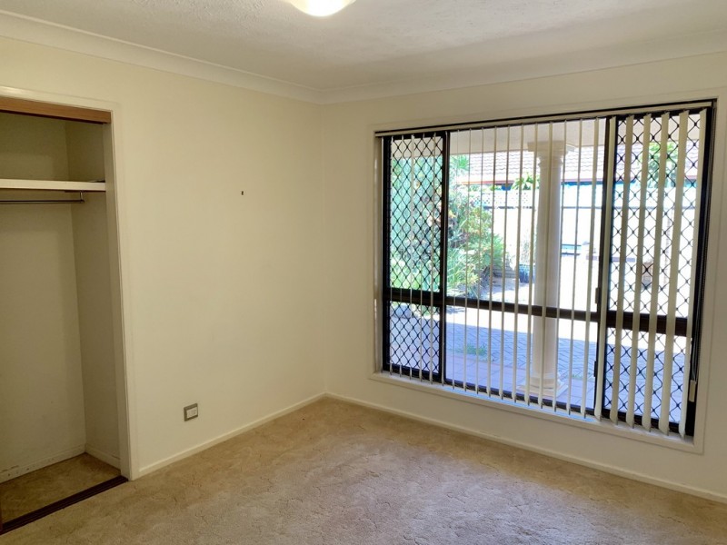 10 Mcilwain Drive, Mermaid Waters QLD 4218