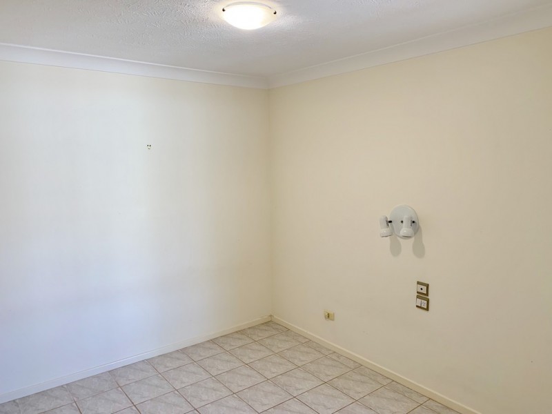 10 Mcilwain Drive, Mermaid Waters QLD 4218