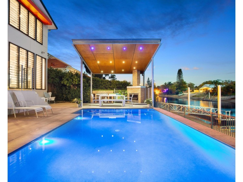 50 Moana Park Avenue, Broadbeach Waters QLD 4218