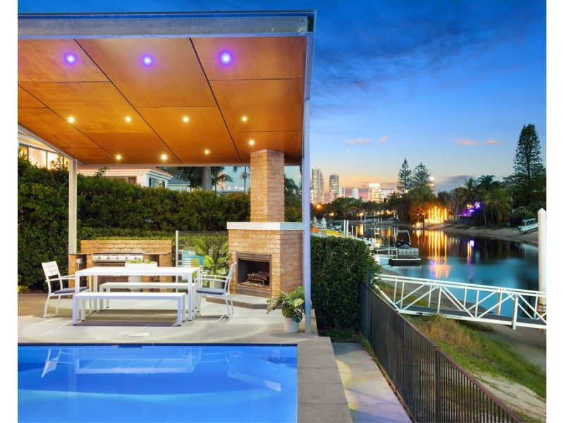 50 Moana Park Avenue, Broadbeach Waters QLD 4218