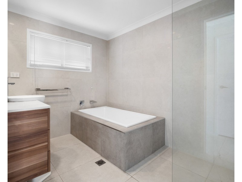 49 Blair Athol Crescent, Sorrento QLD 4217