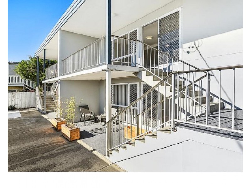 50 Tallebudgera Drive, Palm Beach QLD 4221