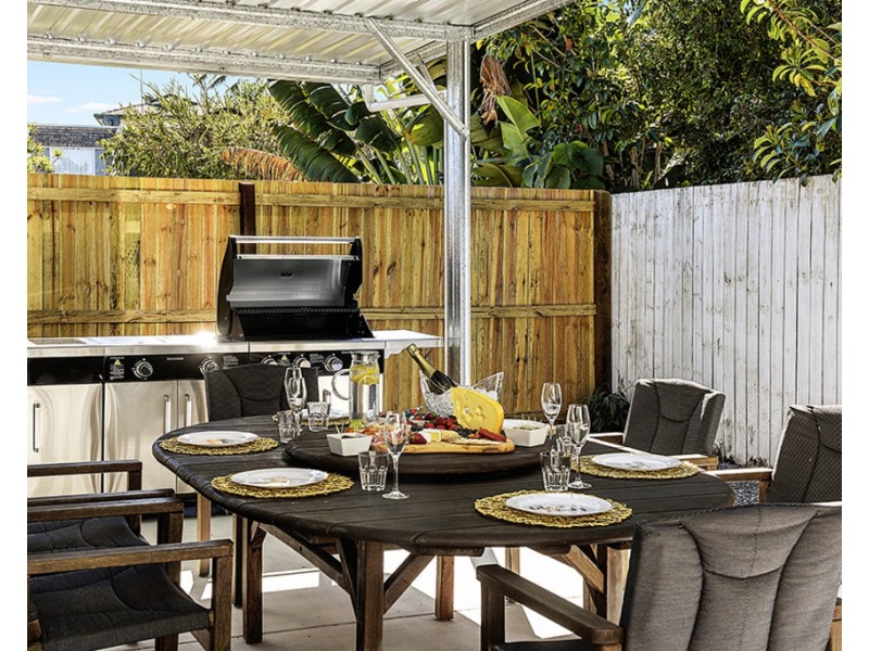 50 Tallebudgera Drive, Palm Beach QLD 4221