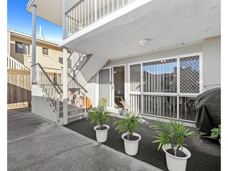 50 Tallebudgera Drive, Palm Beach QLD 4221