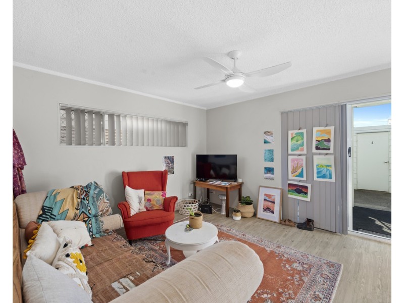 50 Tallebudgera Drive, Palm Beach QLD 4221