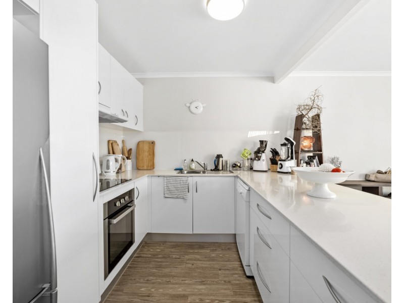 50 Tallebudgera Drive, Palm Beach QLD 4221