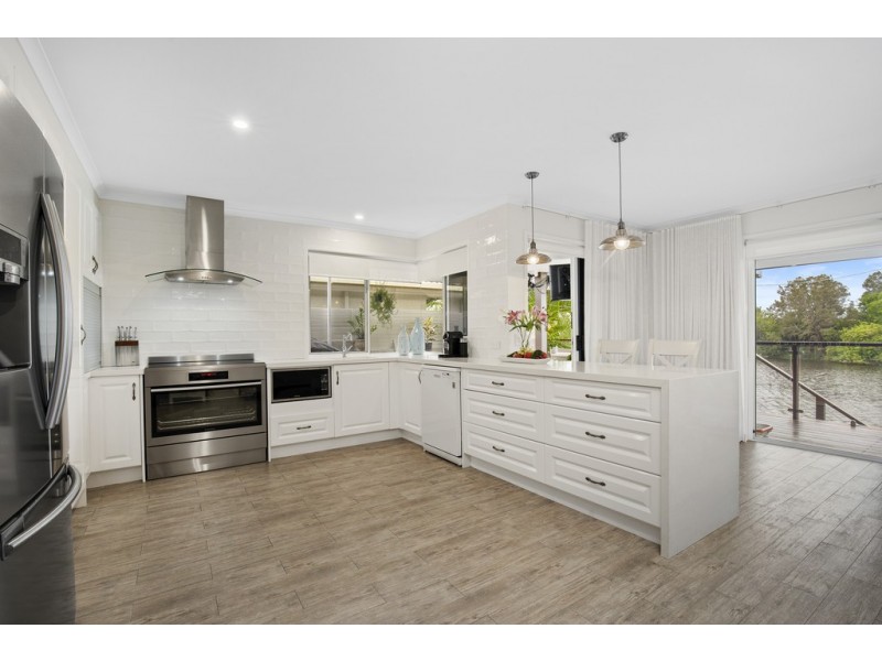 34 Emerton Crescent, Robina QLD 4226