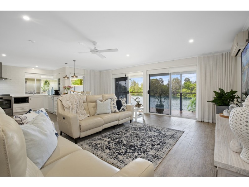 34 Emerton Crescent, Robina QLD 4226