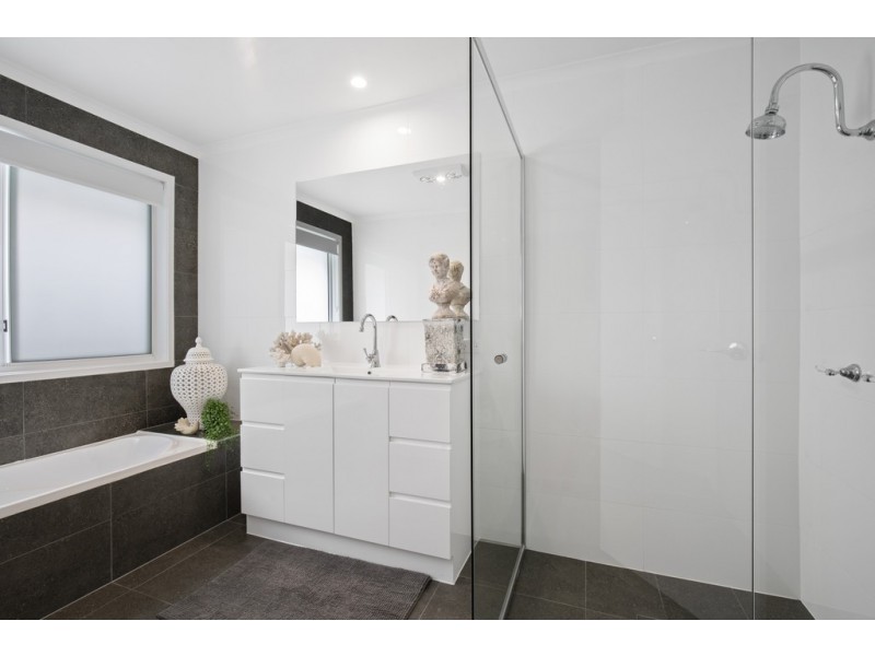 34 Emerton Crescent, Robina QLD 4226