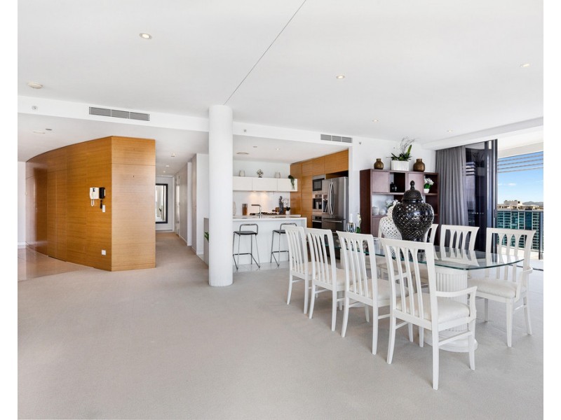 23001 The Oracle 21 Elizabeth Avenue, Broadbeach QLD 4218