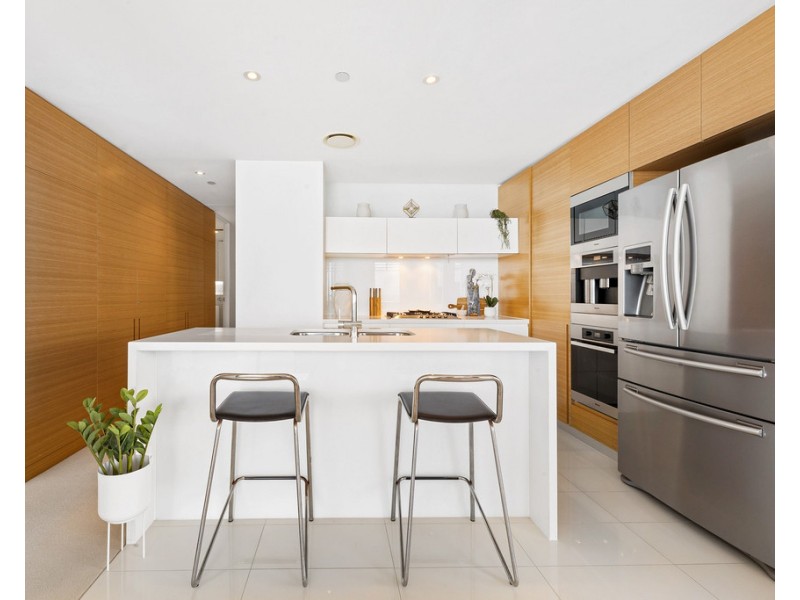 23001 The Oracle 21 Elizabeth Avenue, Broadbeach QLD 4218