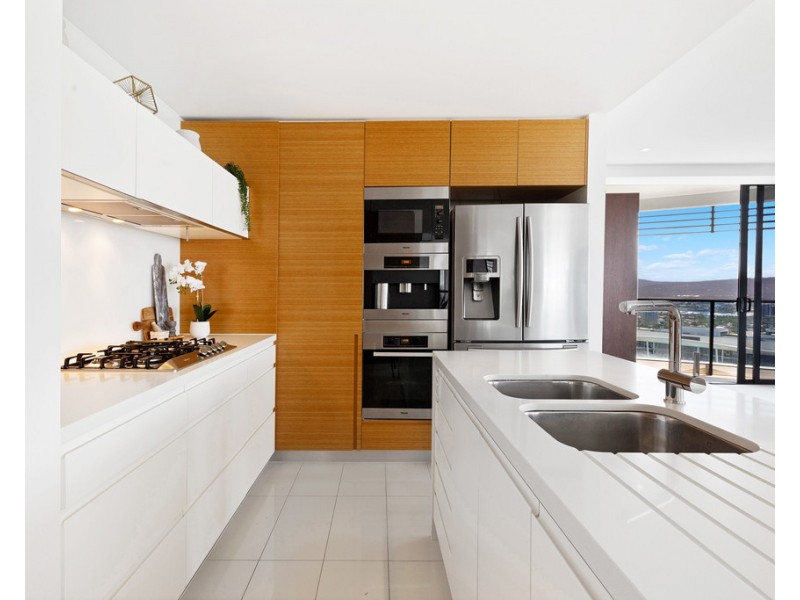 23001 The Oracle 21 Elizabeth Avenue, Broadbeach QLD 4218