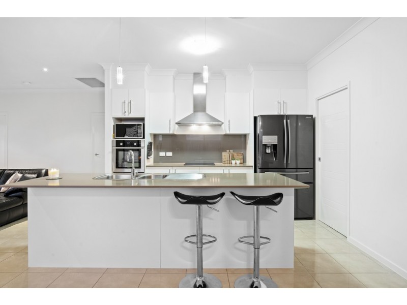 7 Camarillo Cct, Reedy Creek QLD 4227