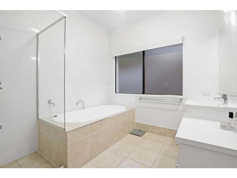 7 Camarillo Cct, Reedy Creek QLD 4227