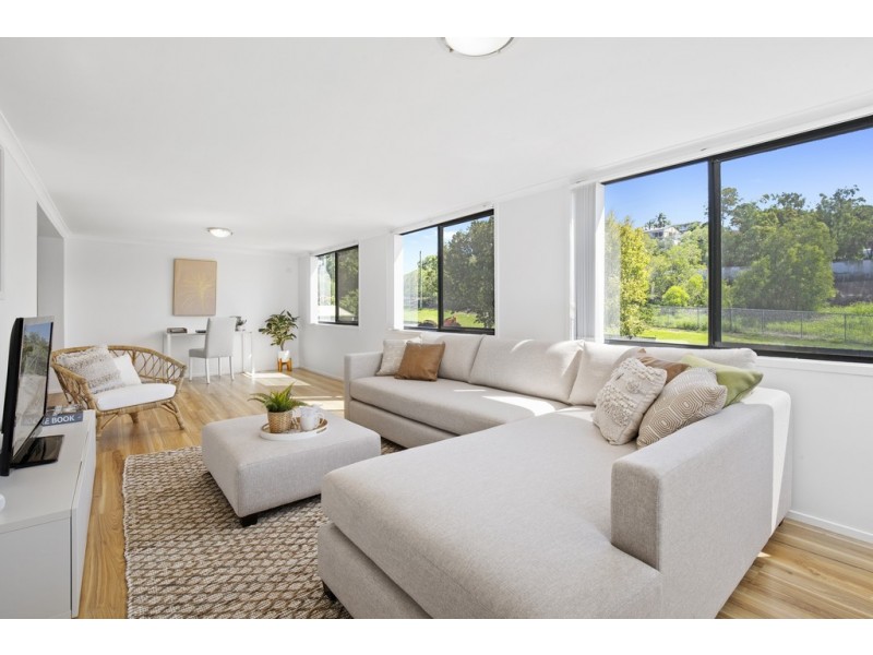 13 Alison Road, Carrara QLD 4211