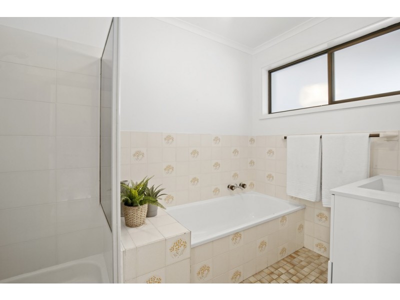 13 Alison Road, Carrara QLD 4211