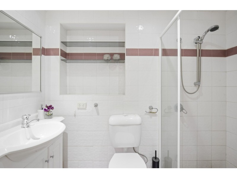 13 Alison Road, Carrara QLD 4211