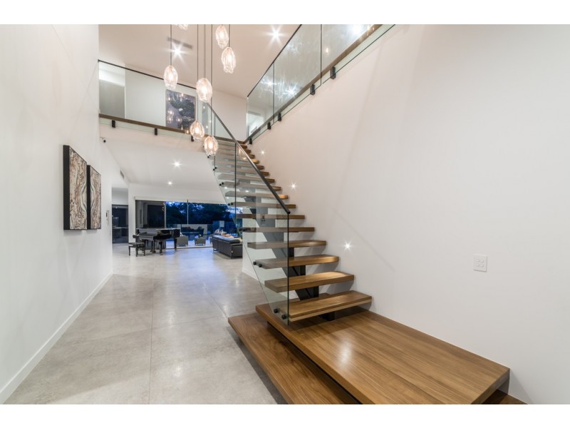 88 Gibraltar Drive, Isle Of Capri QLD 4217